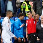 Mbappé é expulso pela primeira vez desde 2019 e pede desculpas