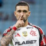 Favoritos, Flamengo e Palmeiras já estão na liderança do Brasileirão