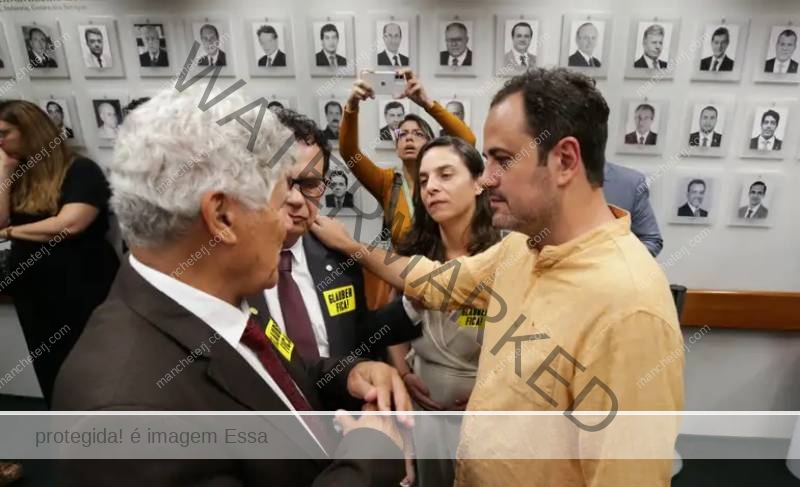 Greve de fome: Glauber acampa na Câmara após votação no Conselho