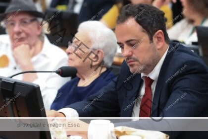 Centrão quer trégua nos bastidores e “gesto” de Glauber Braga para livrá-lo da cassação