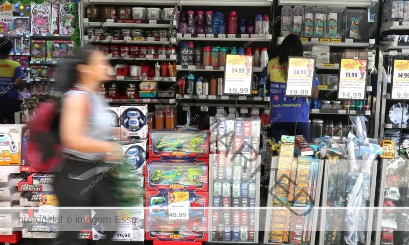 Economia brasileira ficou estagnada em fevereiro, mostra prévia da FGV
