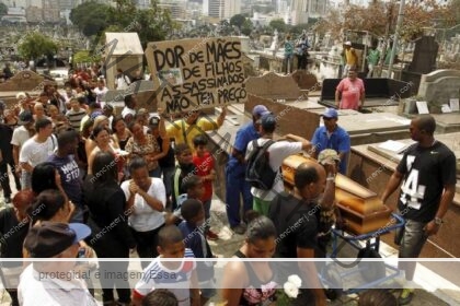 Brasil registra 60 jovens assassinados por dia; maioria das vítimas são homens