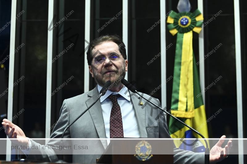 Senador que discutiu com Marina Silva já falou em enforcá-la; saiba quem é