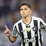 Botafogo pega o Bahia na Fonte Nova e o Fluminense recebe o Sport Recife