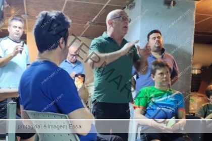 Prefeitos deixaram Israel em avião fretado da Arábia Saudita com destino ao Brasil