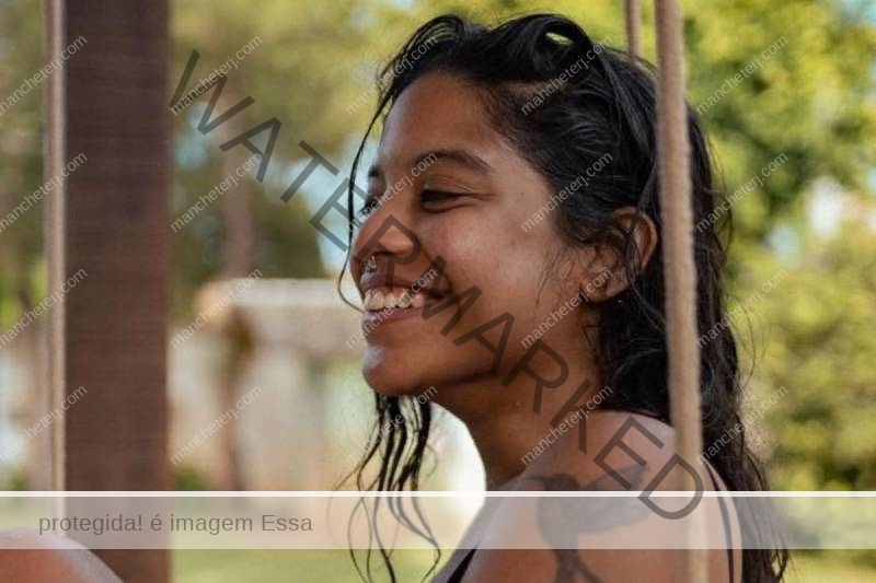 Corpo de Juliana Marins chega ao Brasil e passa por nova autópsia