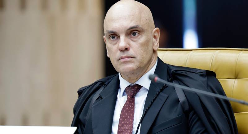 Daniel Vorcaro enviou mensagens a Moraes no dia em que foi preso