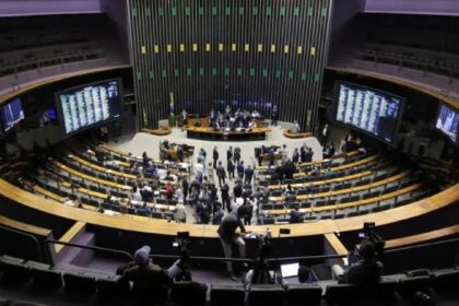 Câmara aprova isenção do IR até R$ 5 mil: veja o que acontece agora