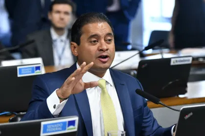 Senador Weverton Rocha é alvo da PF em operação sobre fraudes no INSS