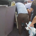 Carro capota após colidir com táxi no Centro de Campos