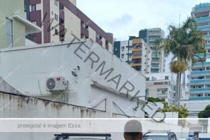 Veículo roubado no Rio é recuperado pela PRF na BR-101, em Campos