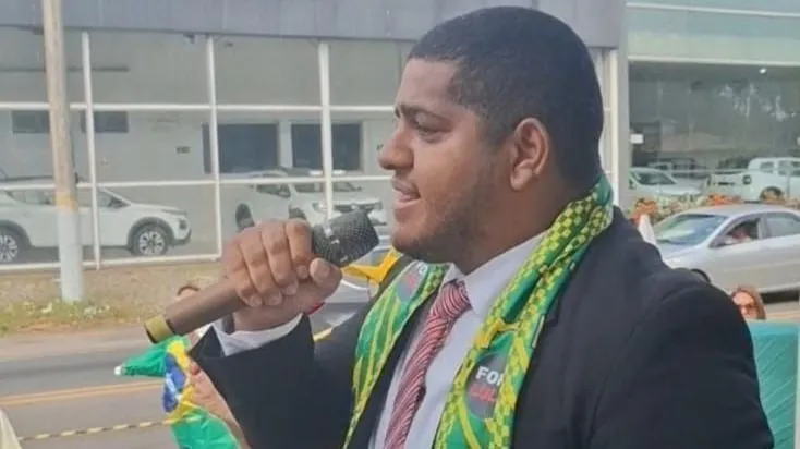 Campista Igor Rodrigues, presidente do PL Jovem da cidade, participa de caminhada do deputado federal Nikolas Ferreira