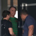 Bolsonaro pede autorização de Moraes para reduzir sua pena lendo livros