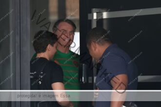 Bolsonaro pede autorização de Moraes para reduzir sua pena lendo livros