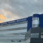 Moto pega fogo em colisão com Van na Campos-Farol; Duas pessoas feridas