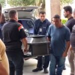 Corpo do ex-prefeito Arnaldo Vianna chega ao Teatro Trianon para velório