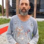 Pintor se despede do ex-prefeito Arnaldo Vianna antes do trabalho