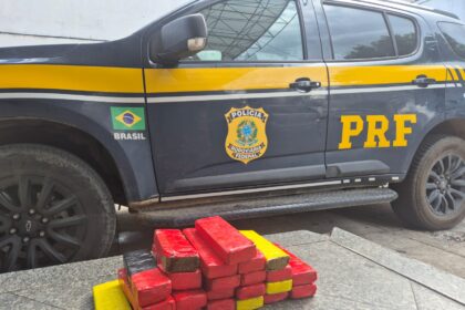 PRF apreende mais de 18kg de maconha durante abordagem a veículo em Campos