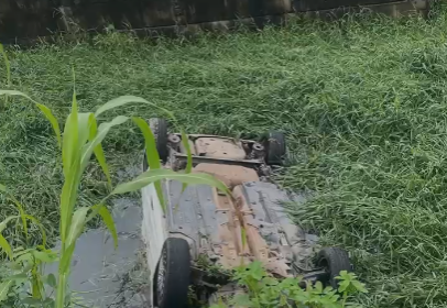 Morre uma das vítimas de acidente após carro cair em valão no Parque Rodoviário, em Campos