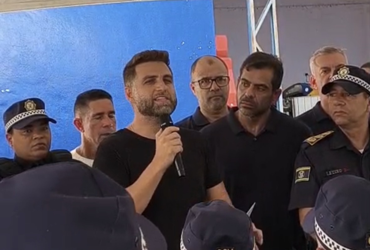 Wladimir participa da primeira formatura da Guarda Civil Municipal armada, em Campos