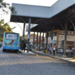 Rodoviária Shopping Estrada recebe limpeza na manhã dessa quinta-feira, em Campos
