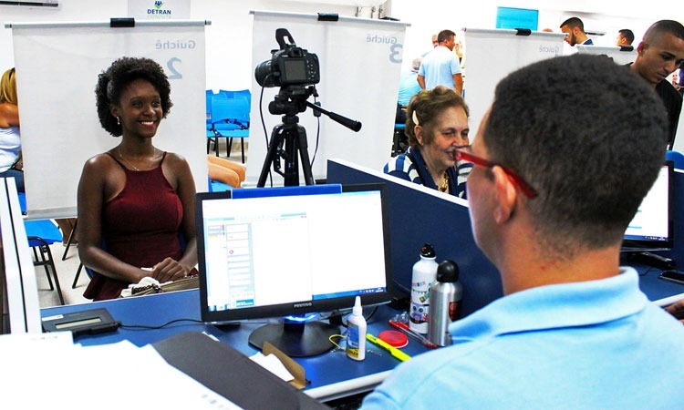 Dia da Mulher: Detran RJ vai oferecer atendimento prioritário para elas na emissão de identidades