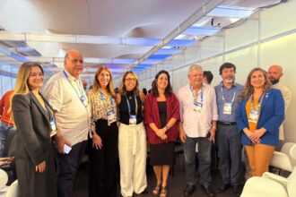 Fátima Pacheco, ex-prefeita de Quissamã, participa de mesa na 18ª Caravana Federativa, em Niterói