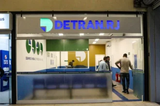 Detran abrirá postos para atendimento prioritário para idosos e pessoas com deficiência neste sábado