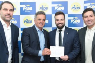 Ex-deputado federal Caio Vianna troca o PSD pelo PSDB com presença de caciques tucanos