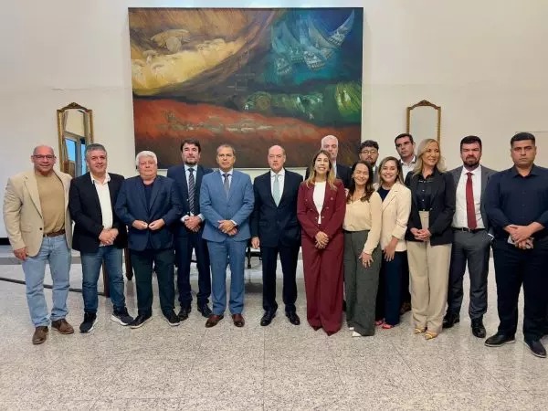 Prefeitos dos municípios produtores de petróleo se reúnem com o governador em exercício