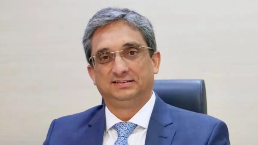 Governador troca comando da Casa Civil e nomeia advogado campista