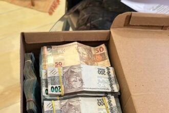 Operação que teve Cláudio Castro como alvo apreende R$ 500 mil em espécie na casa de policial