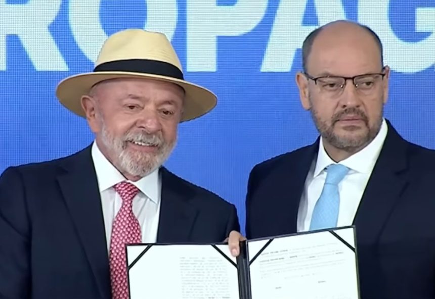 Rio adere ao Propag em cerimônia no Palácio Guanabara; Lula exalta Ricardo Couto, mas se confunde e o chama de ‘interventor’