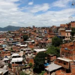 Moraes pede manifestação da PGR sobre plano do Rio para reocupação de territórios