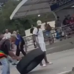 Mulher morre após ser atingida por roda de ônibus do BRT no Tanque, em Jacarepaguá