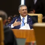 Flávio Dino manda reintegrar diretor-geral da PF e reverte afastamento determinado por Mendonça