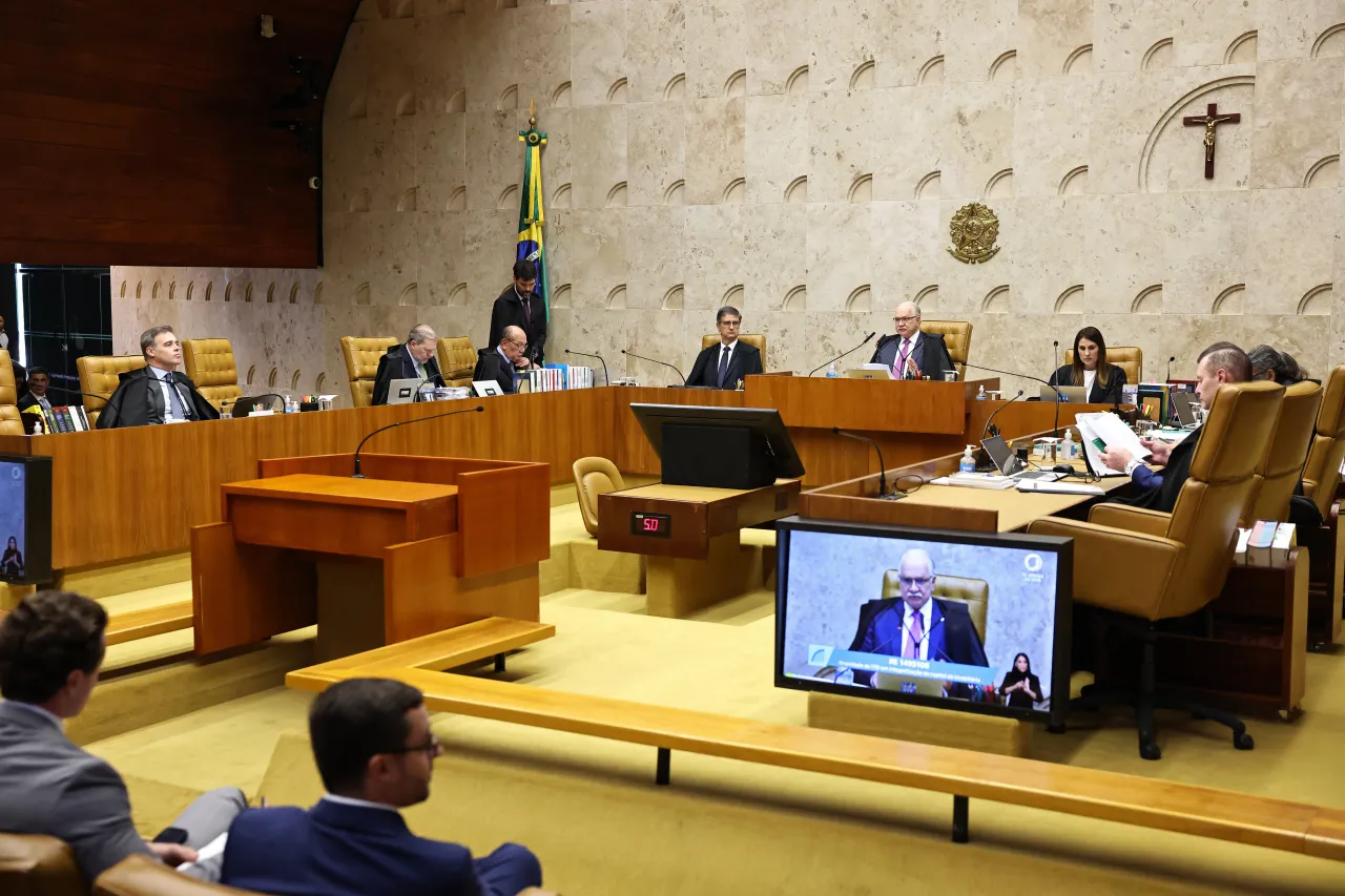 Fachin cancela sessão do STF em meio a novo embate entre Gilmar Mendes e Mendonça