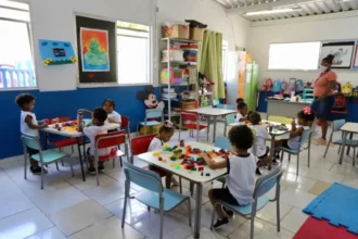 Prefeitura do Rio anuncia bonificação para profissionais da educação por desempenho das escolas