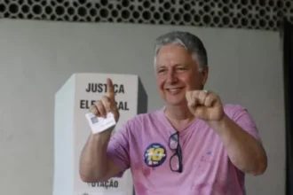 TRE-RJ revoga decisão que permitiu Garotinho votar no primeiro turno e impede ex-governador de ir às urnas no domingo