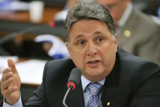 Parecer da PGE pode levar à anulação dos votos de Garotinho e dar vitória a Douglas Ruas no primeiro turno