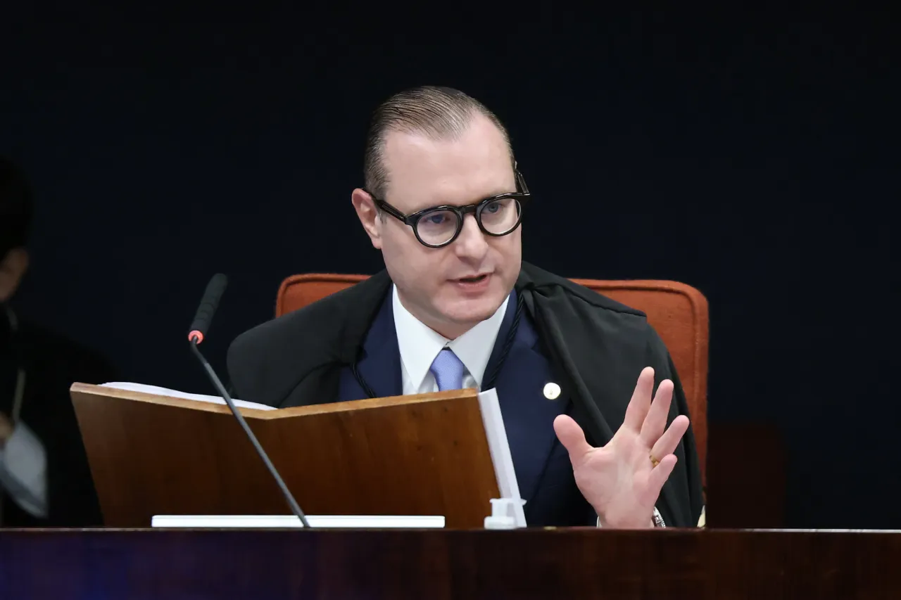 STF dá cinco dias para TSE explicar decisão que garantiu vitória de Douglas Ruas no primeiro turno